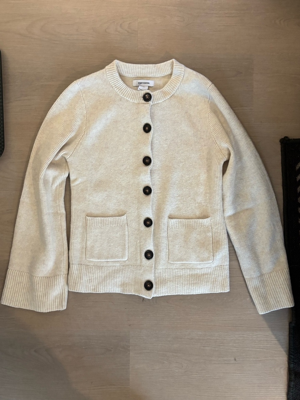 Amazon Essentials Cream Button-Front Knit Cardigan with Patch Pockets - Picture 2 of 5